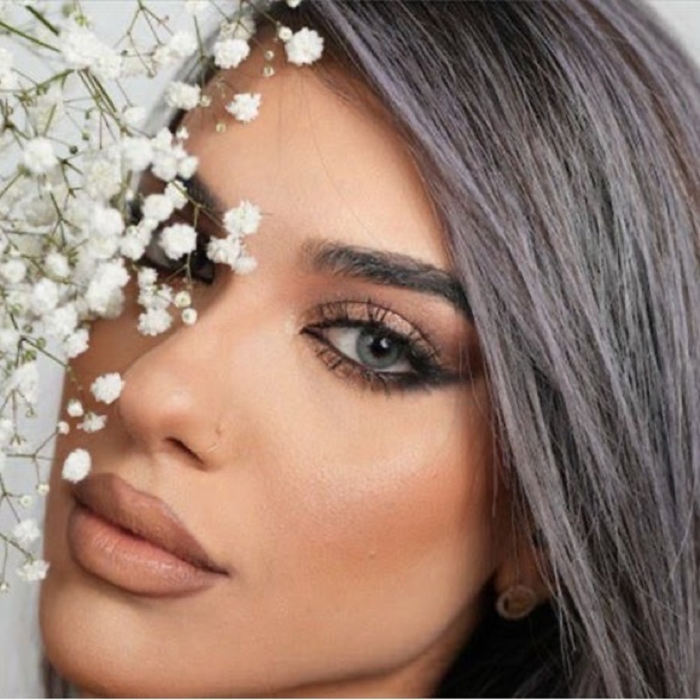Luxe Neutral Smokey Eye Shadow gray natural color